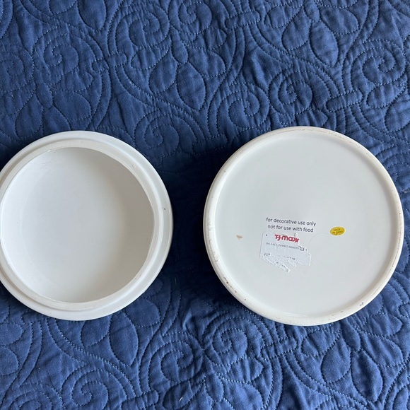 Cute ceramic round container MASCARA FIXES EVERYTHING. - Picture 3 of 4